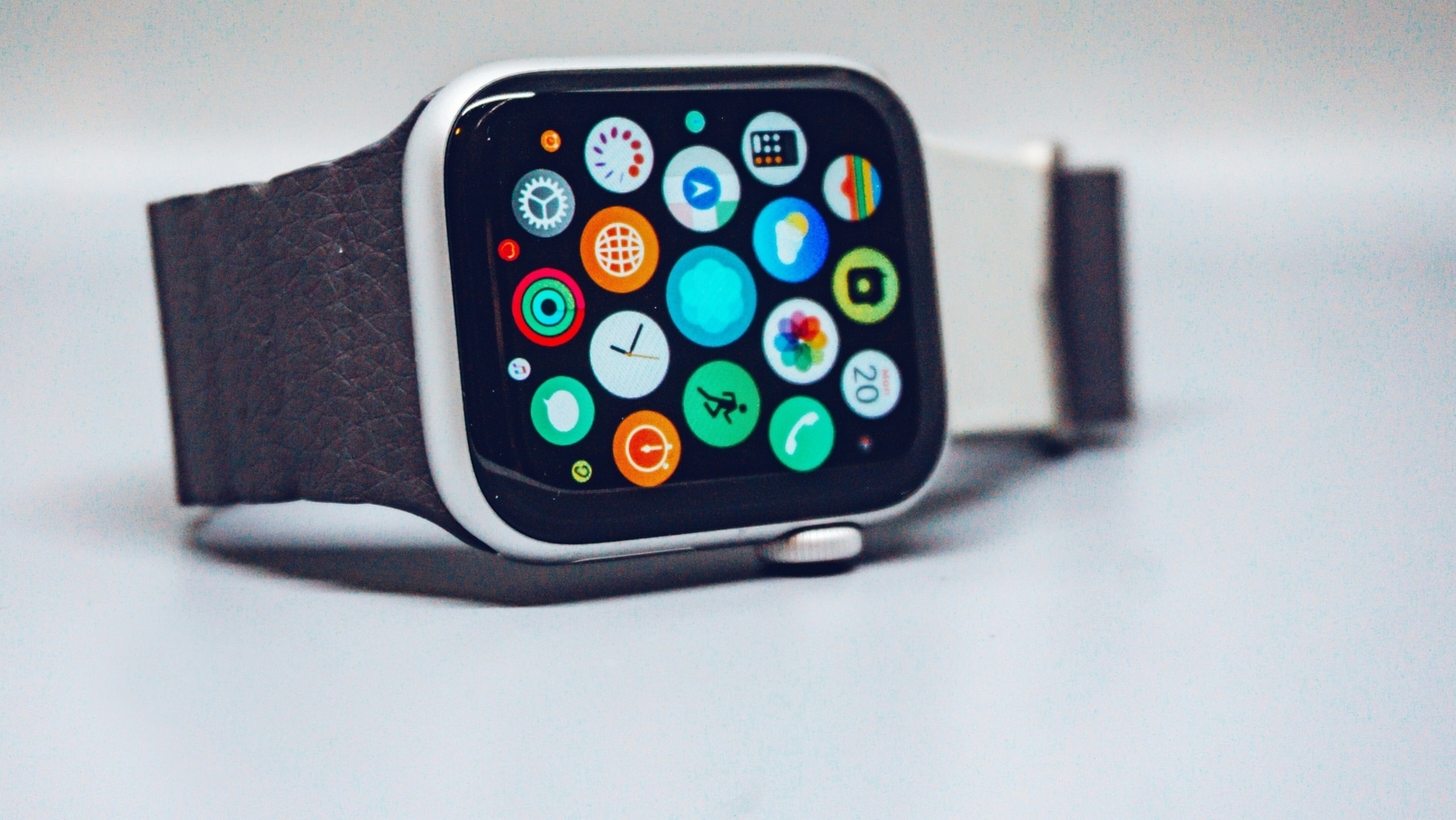 Apple is paying about ₹1,750 to some older Apple Watch users after battery swelling settlement