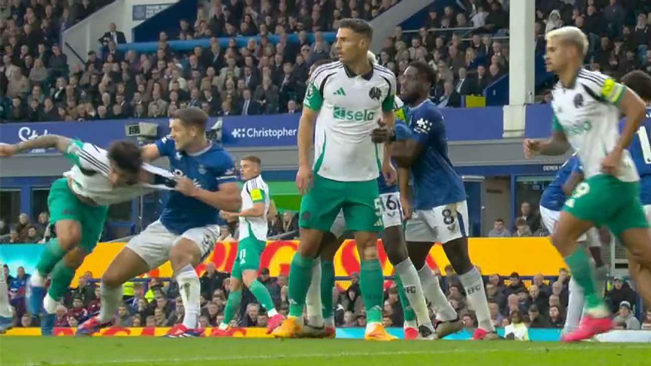 Premier League cracking down on holding penalties in area