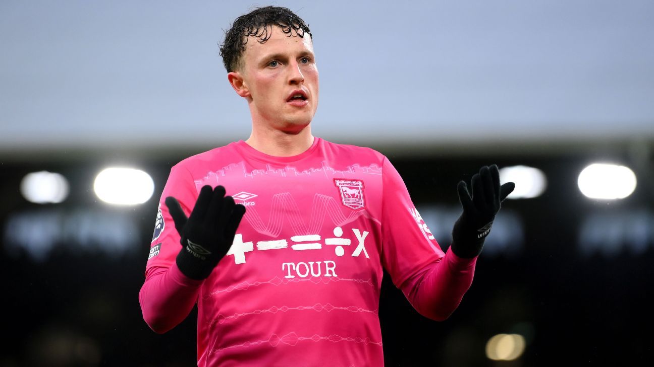 Wrexham smash transfer record to sign Wales forward Broadhead