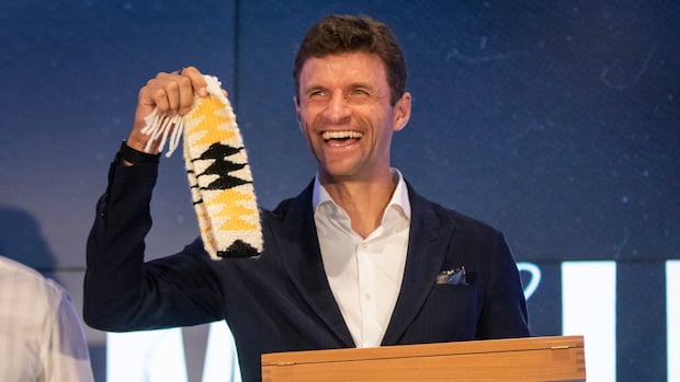 'Knees of a 15-year-old': Smiling soccer star Müller begins new chapter with Vancouver Whitecaps