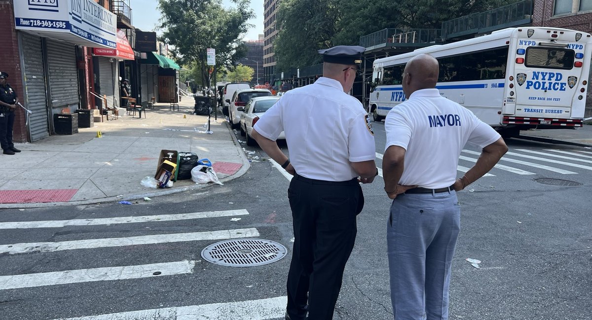 Police seeking 2 suspects in Crown Heights mass shooting at hookah lounge