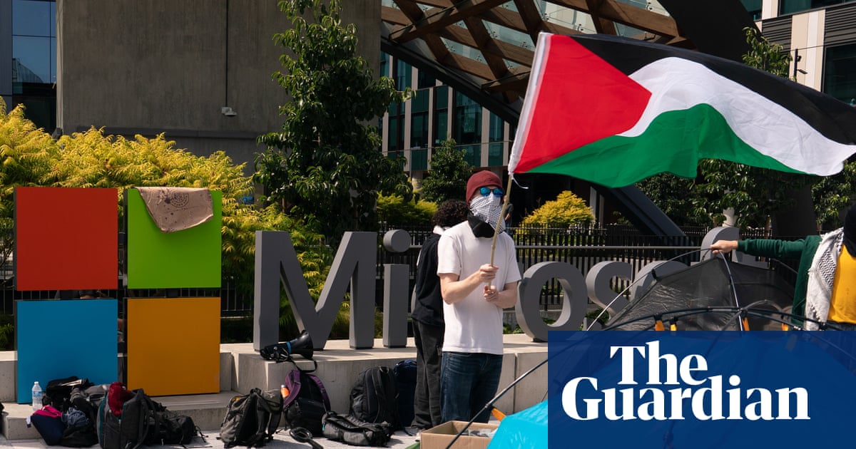 Microsoft workers occupy HQ in protest against company’s ties to Israeli military | Microsoft