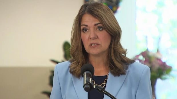 Albertans can get COVID-19 vaccinations for free in B.C.