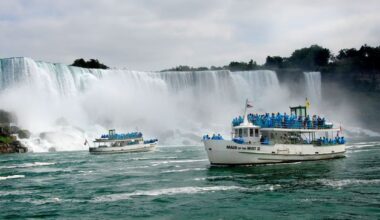 Niagara Falls tour bus crash leaves multiple dead and many trapped