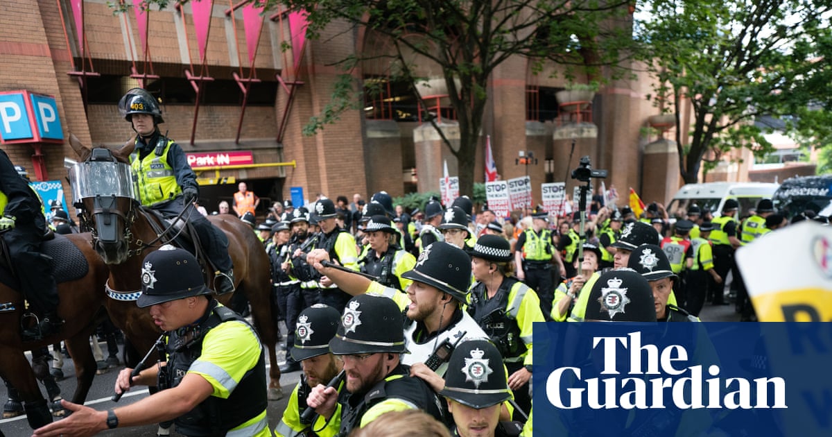 Police clash with protesters as asylum hotel demonstrations take place across UK | Protest