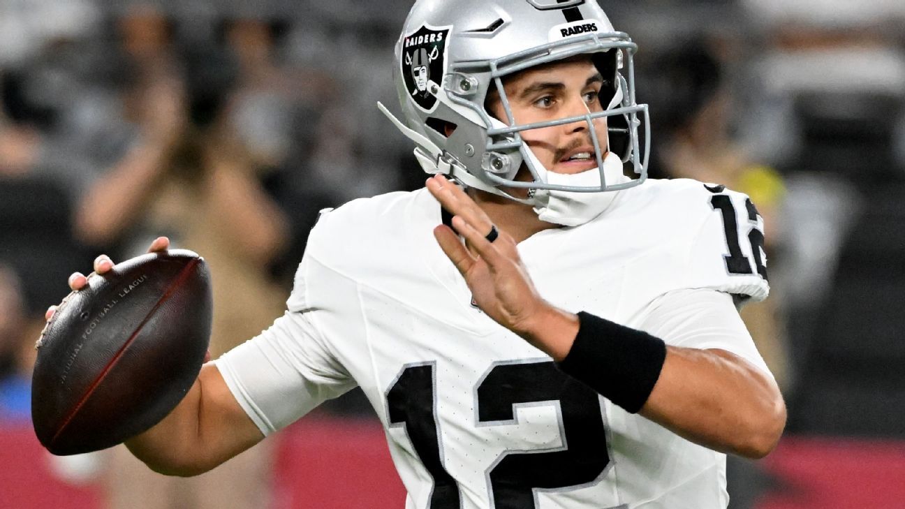 Raiders' O'Connell to miss 6-8 weeks with fractured right wrist