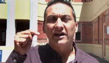 Hunt continues for man who killed Vic police officers