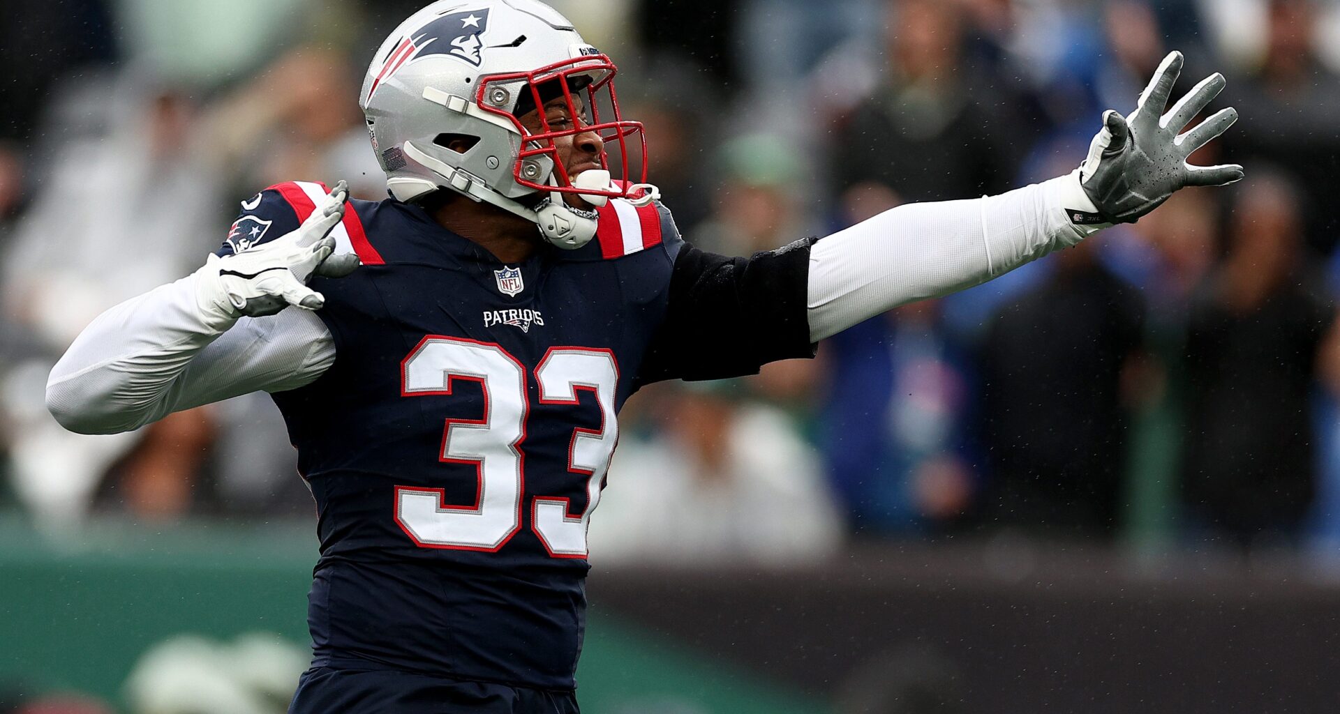 Anfernee Jennings Speaks Out on Patriots Future in New Defense