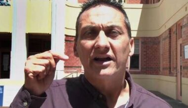 Accused Victoria police killer on the loose in blizzard conditions