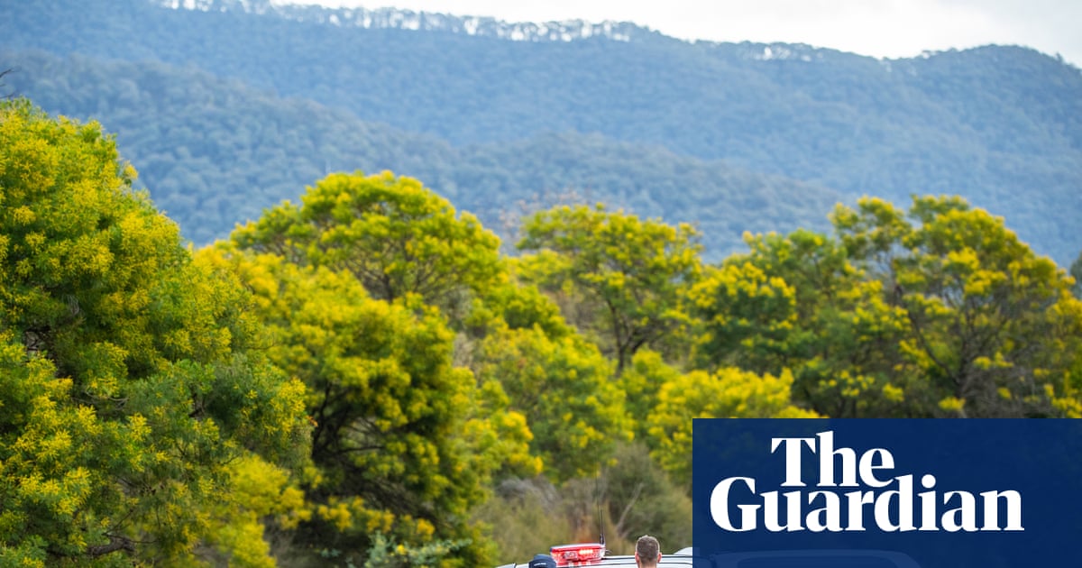 Wife of alleged Porepunkah killer Dezi Freeman urges him to surrender, sharing ‘deep sorrow’ at police deaths | Porepunkah shooting