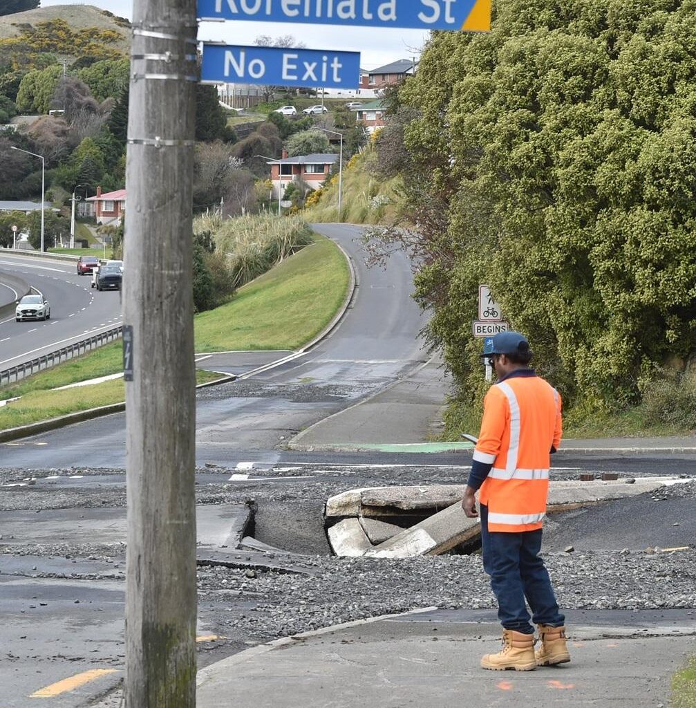Burst water main disrupts Green Is residents