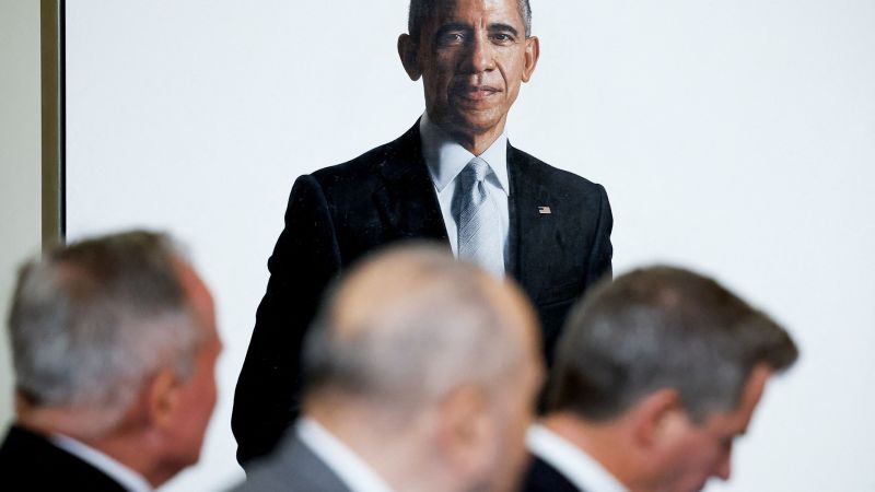 Trump moves Obama, Bush portraits to hidden stairwell