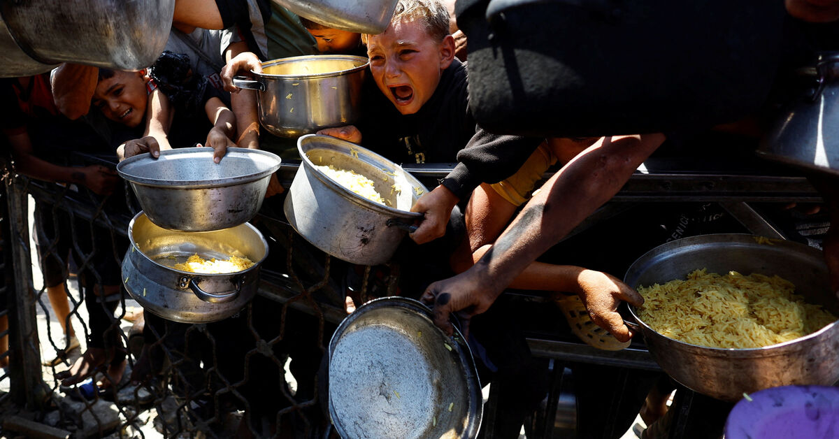 Israel increases bombardment of Gaza City, kills 16 people around the enclave - medics say