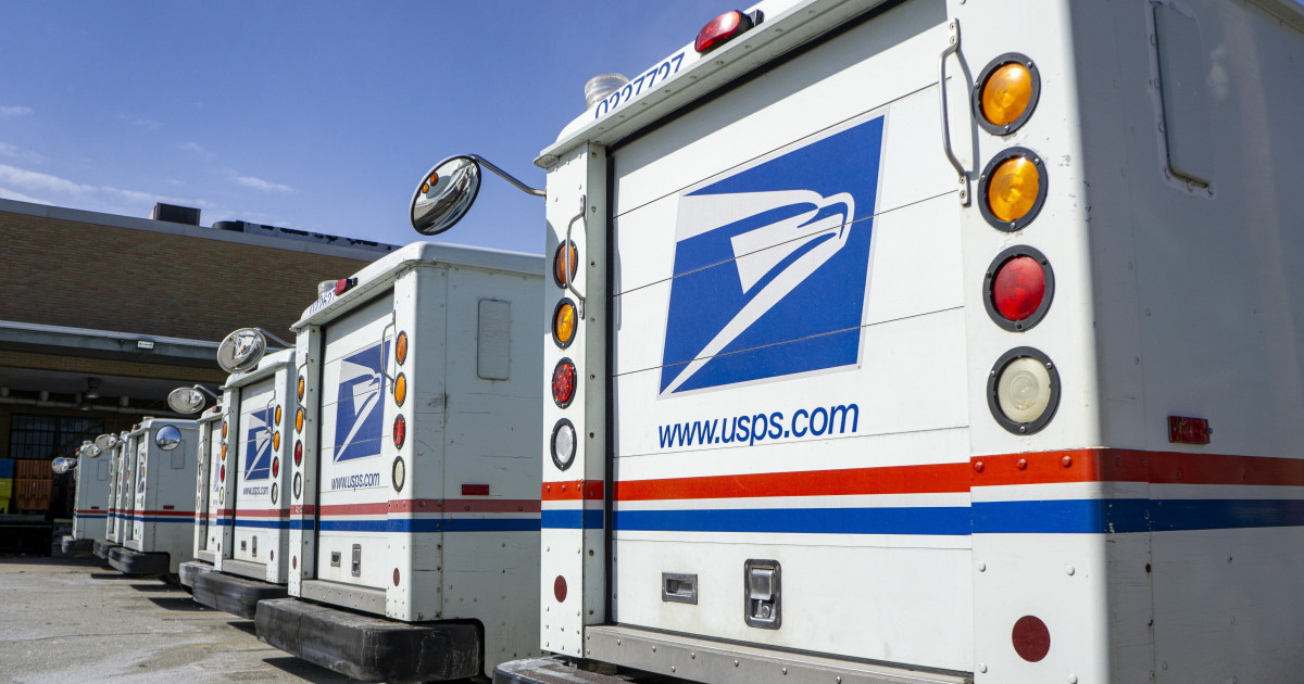 Global mail carriers suspend U.S. deliveries amid confusion over new duties