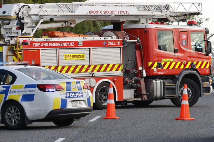 SunLive - Van rollover injures 10 seasonal workers in BoP