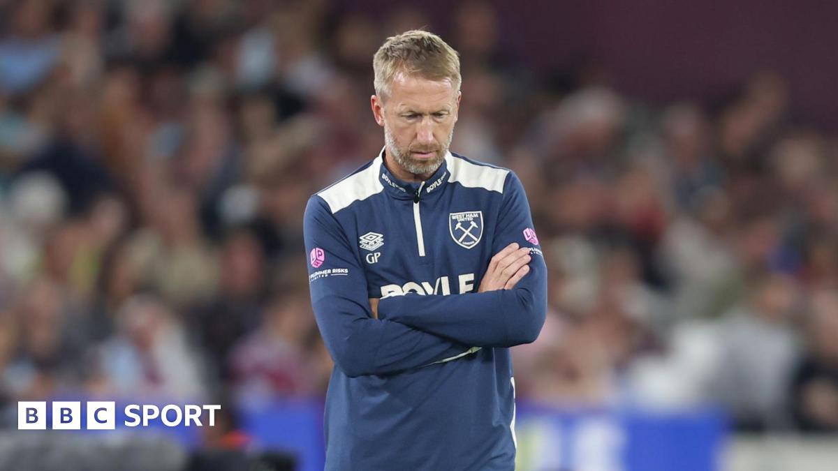 England women lift trophy