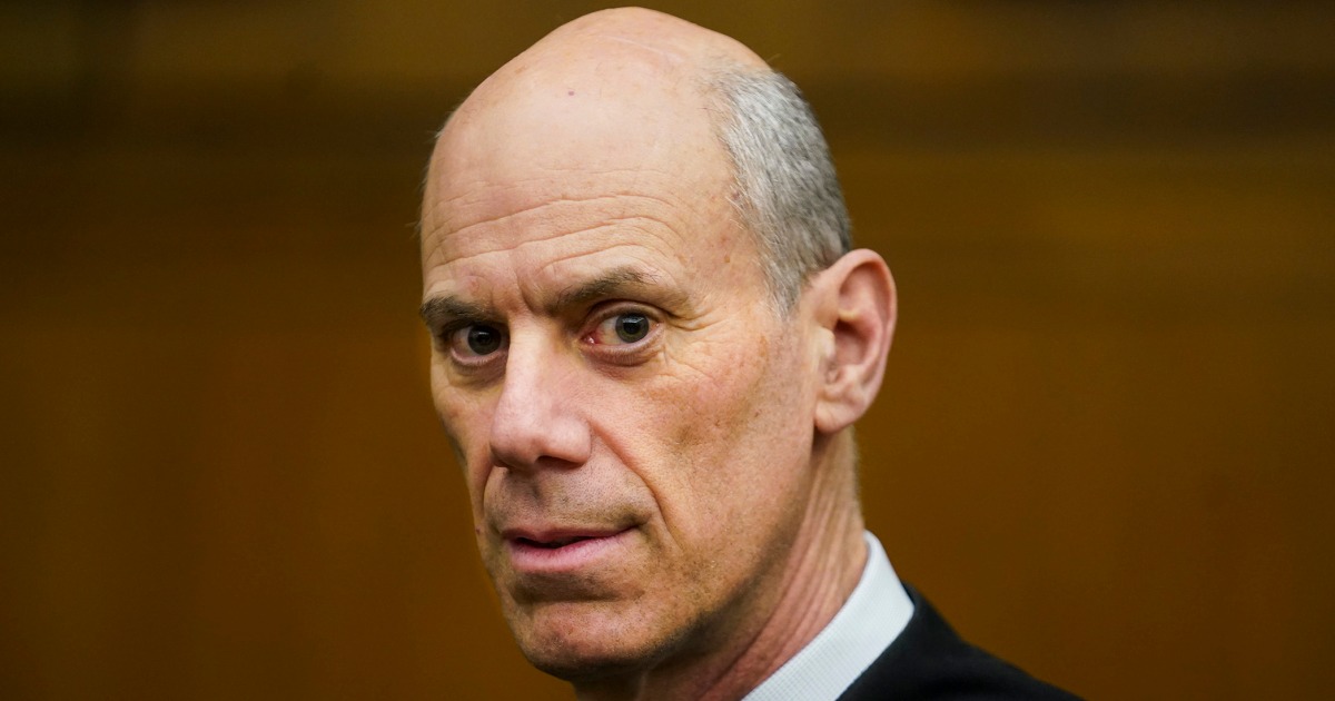 Appeals court blocks contempt proceedings against Trump officials over deportations