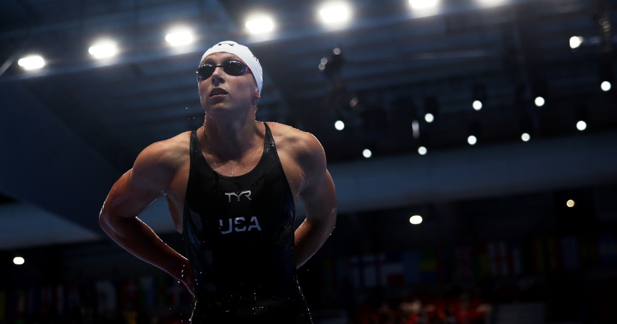 Katie Ledecky wins seventh consecutive world title in 800 freestyle
