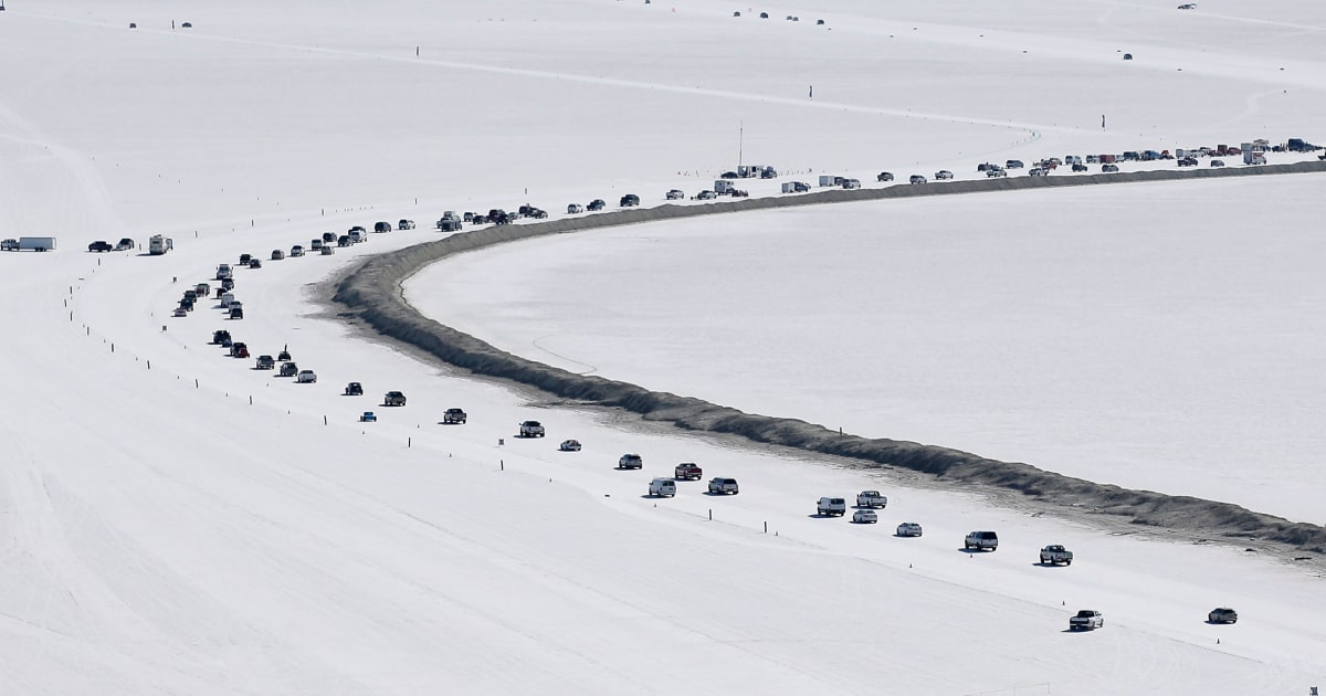 Racer dies trying to set land speed record at Utah salt flats