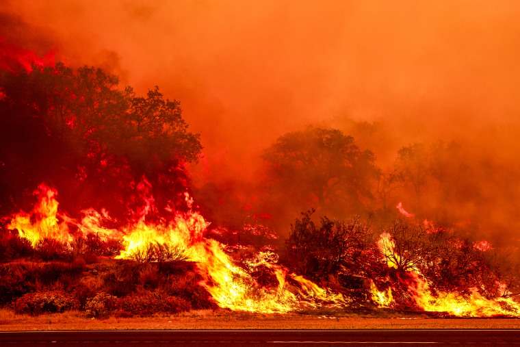 Wildfire-Rages-Through-Los-Padres-Forest
