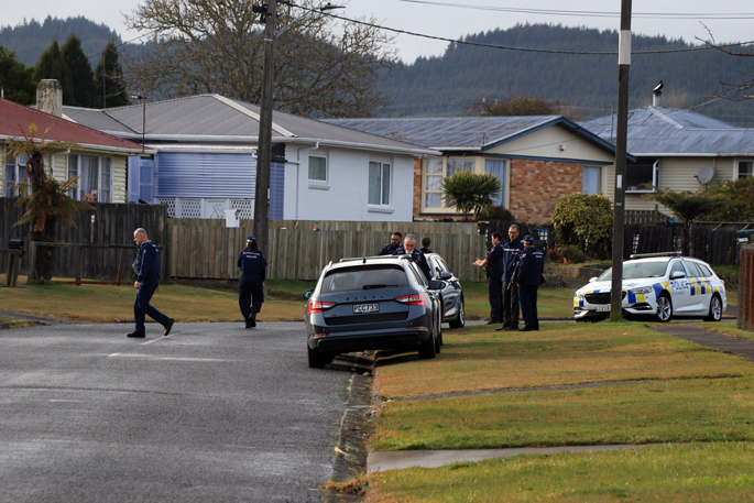 SunLive - Operation: Cordons lifted, police presence ongoing