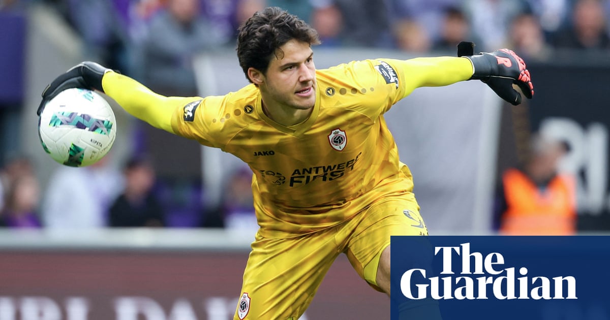 Manchester United close on signing Antwerp goalkeeper Senne Lammens in €20m deal | Manchester United