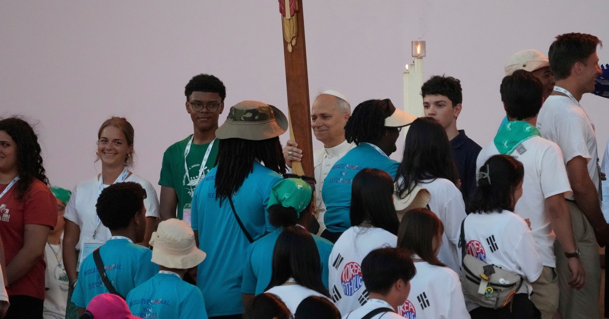Pope thrills hundreds of thousands of young Catholics at Holy Year youth festival