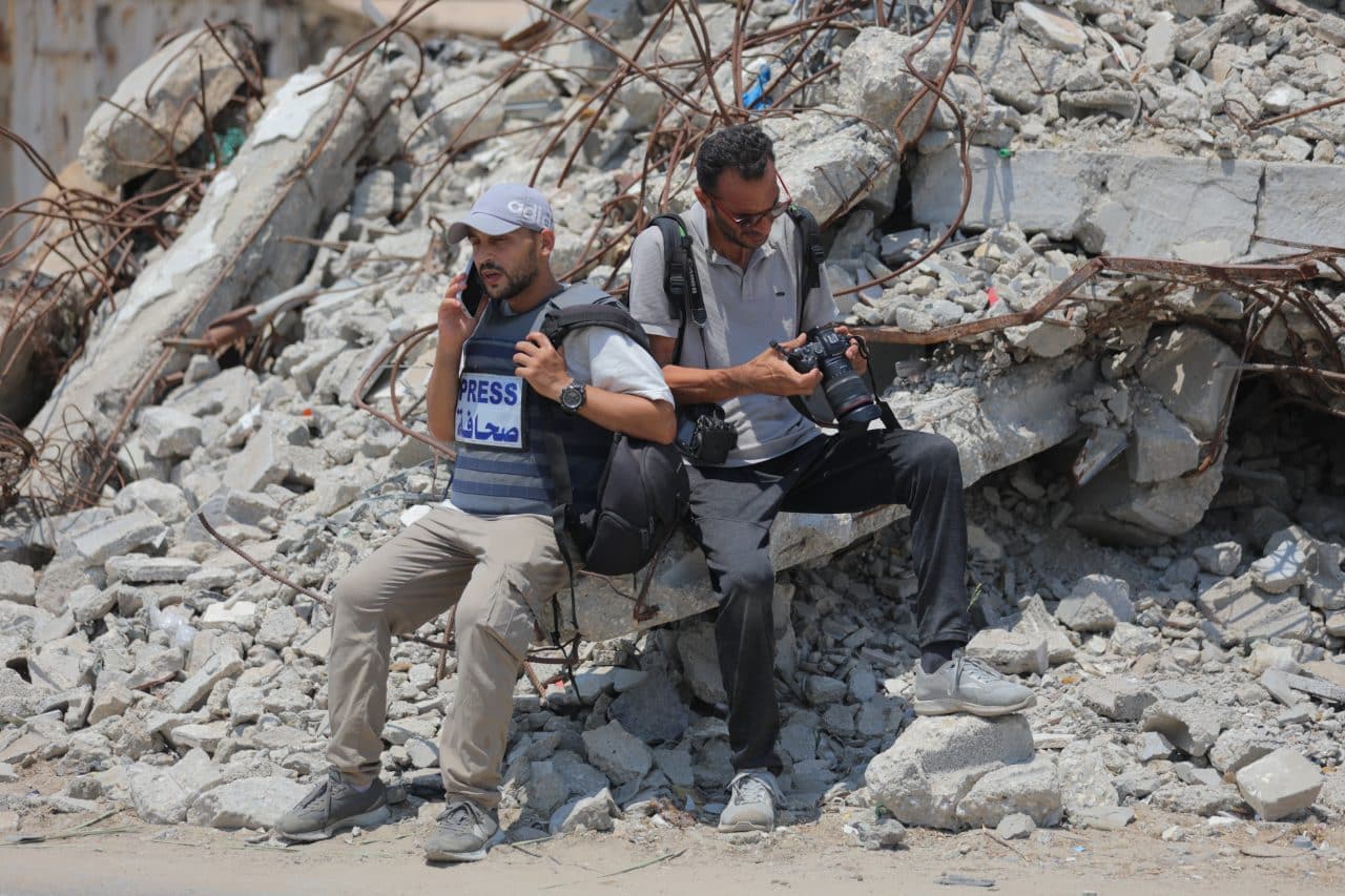 Palestinian journalists continue their hunger strike in solidarity with displaced civilians suffering amid famine, July 27, 2025. (Photo: Ahmed Ibrahim/APA Images)