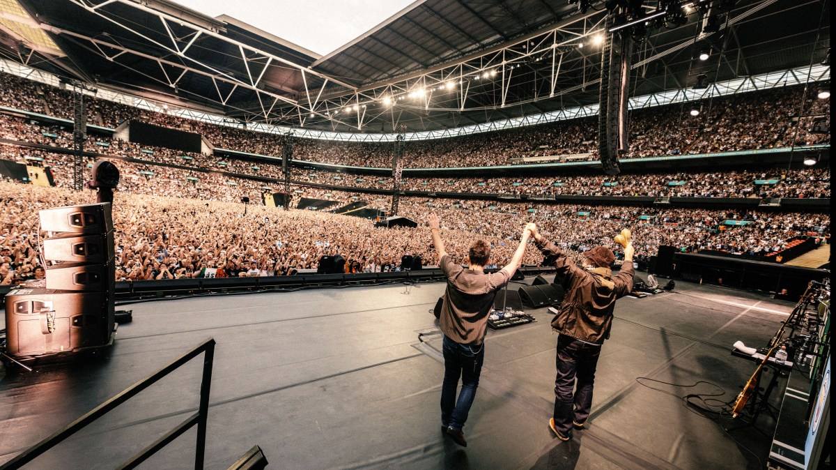 five days, 800 tonnes of turf