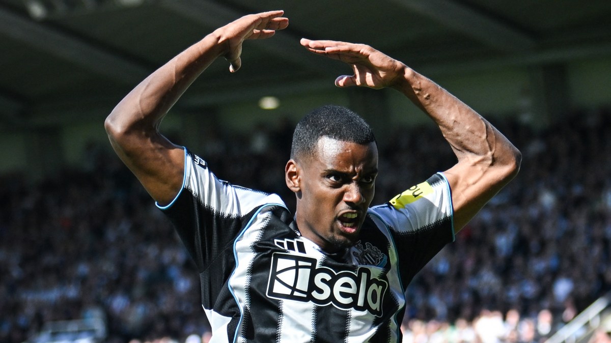 Liverpool bid for striker rejected by Newcastle