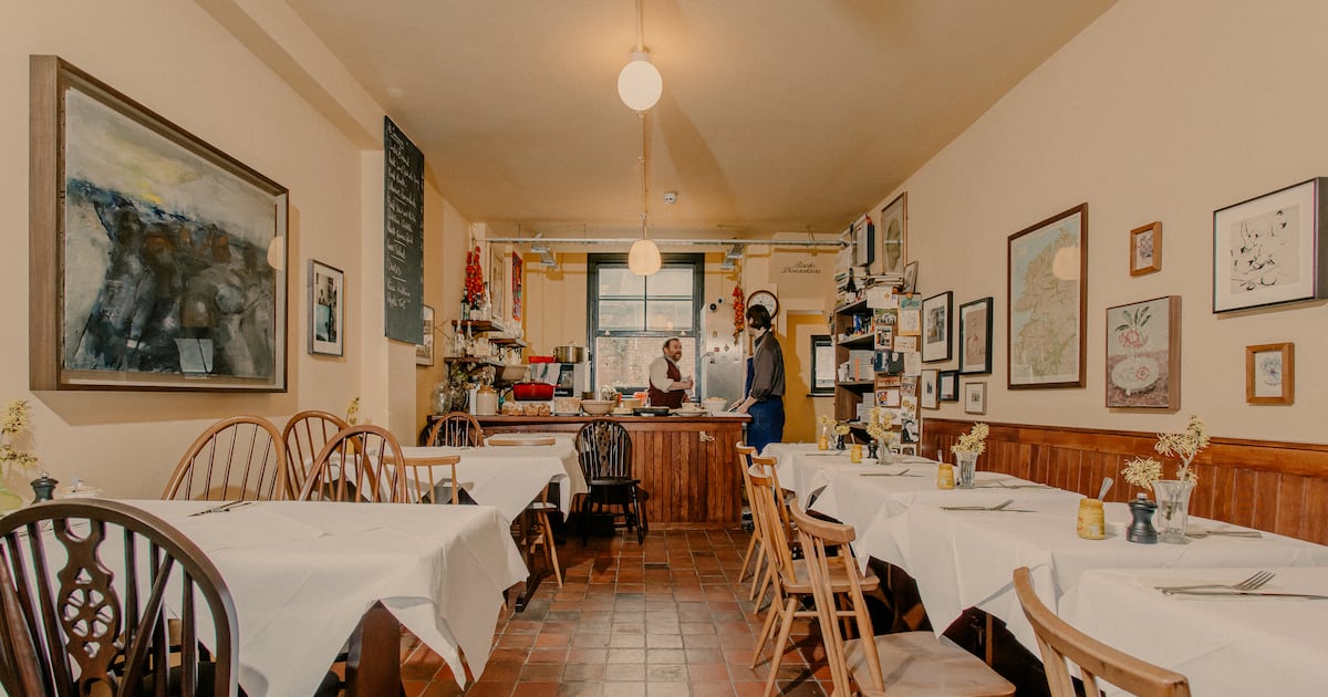London’s most controversial restaurant, where the Irish chef takes only cash and has no website – The Irish Times