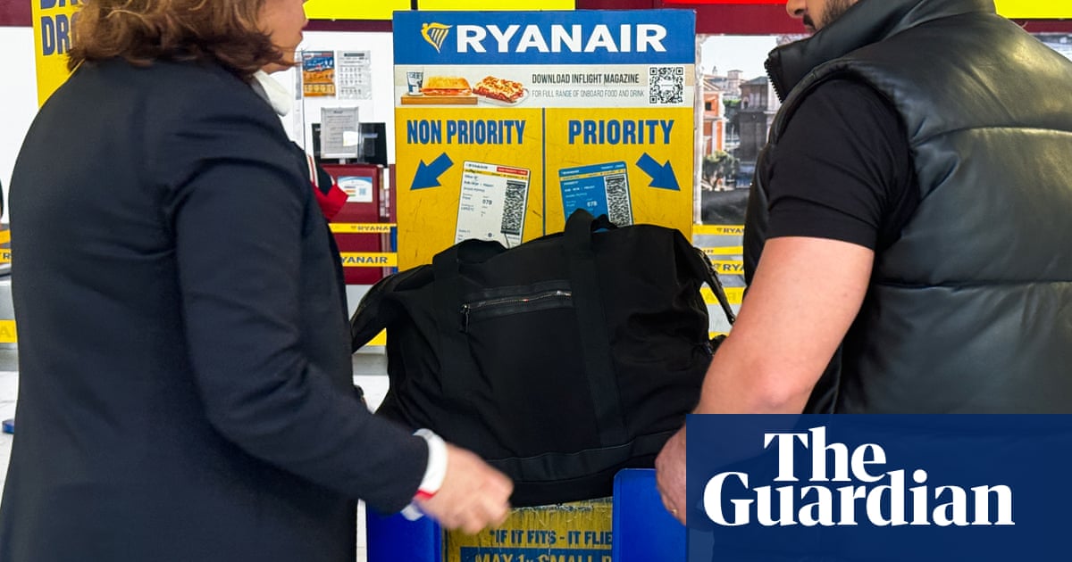 Ryanair to raise bonus to €2.50 for staff who spot oversized cabin bags | Ryanair