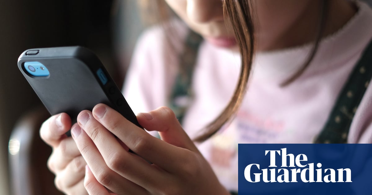 Japanese town wants residents to limit smartphone use to two hours a day | Japan