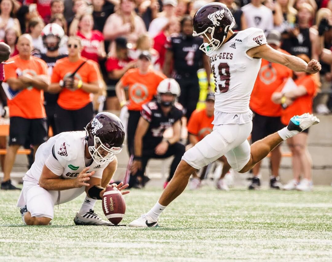 Roughriders sign National Kicker Campbell Fair