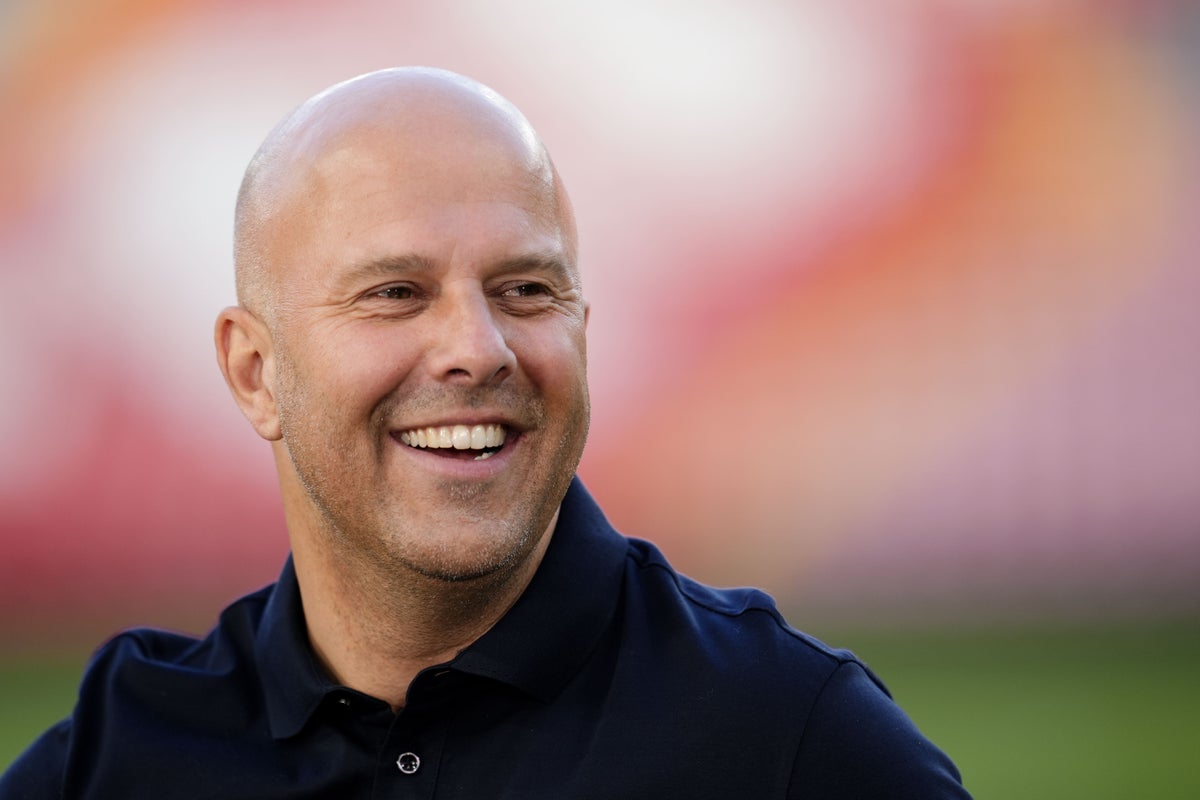 Liverpool sign defender Giovanni Leoni from Parma