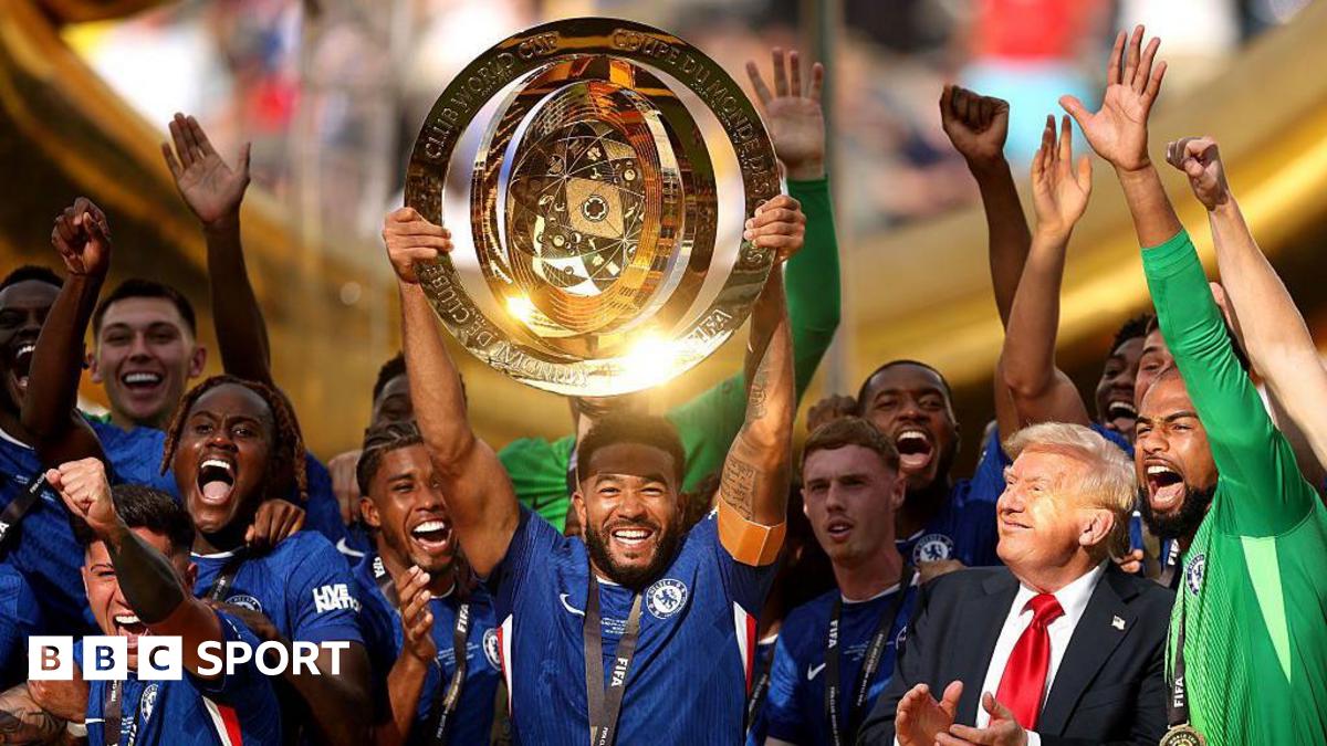 Maro Itoje with Lions fans