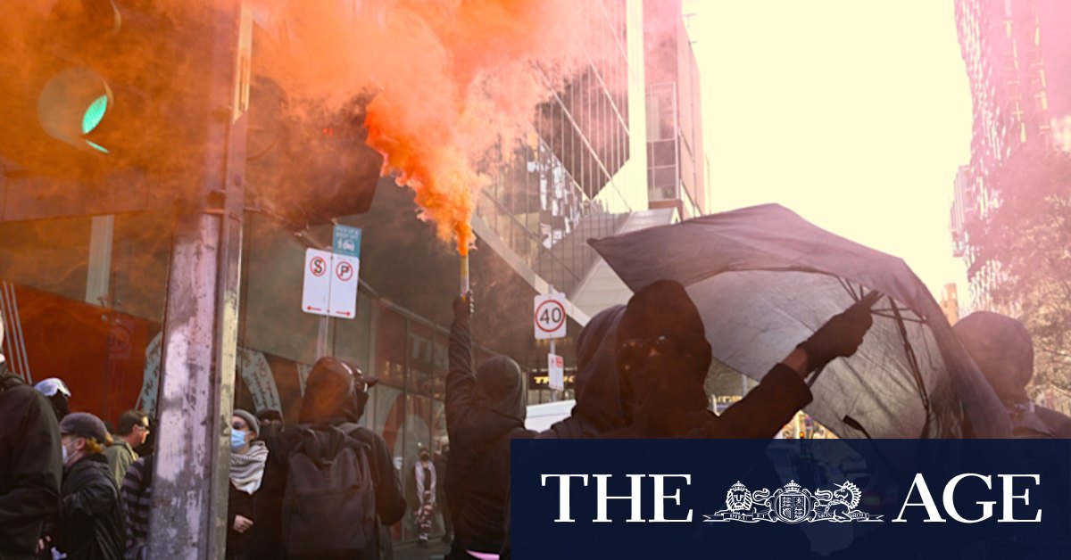 Arrests after clashes between protesters and police