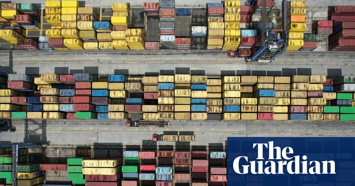 Trump news at a glance: US tariffs now at highest level in almost 100 years; Trump says he will meet Putin | Trump administration