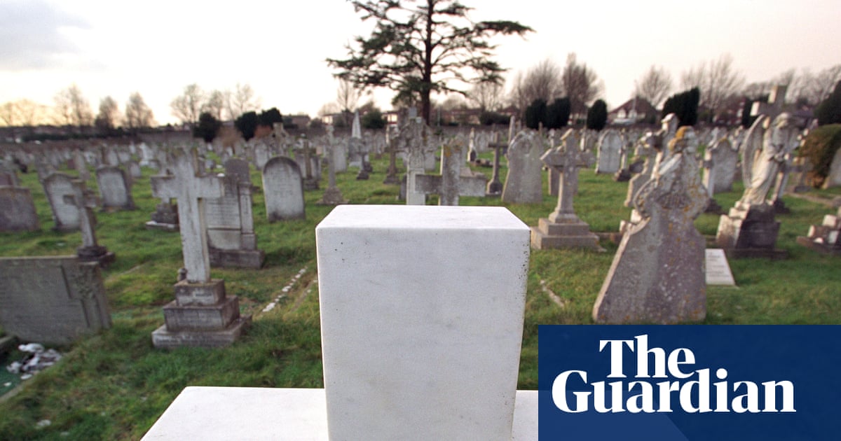 Wolverhampton cemetery’s extra fee for wider graves criticised as ‘fat tax’ | Wolverhampton