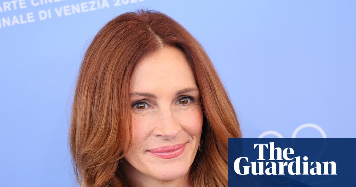 Julia Roberts says humanity ‘losing art of conversation’ in defence of new #MeToo-themed film | Julia Roberts