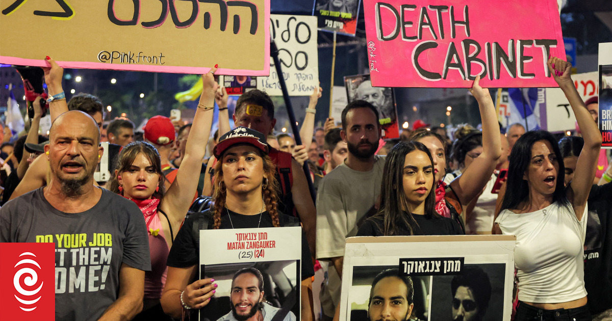 Thousands rally in Tel Aviv against Netanyahu's new Gaza plan, demand release of hostages