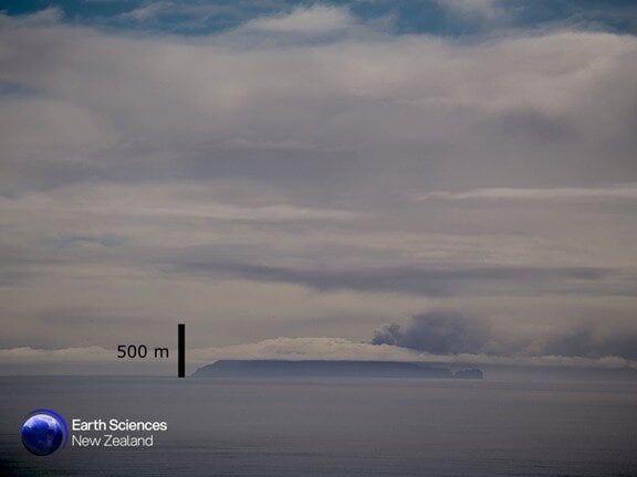 SunLive - Small eruption observed at White Island