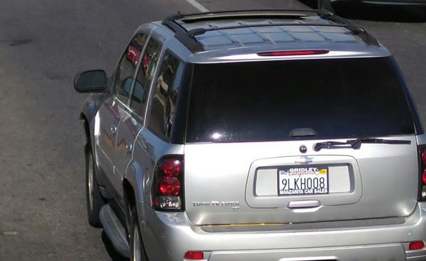 Owen and her daughter were traveling in this silver 2006 Chevrolet Trailblazer.