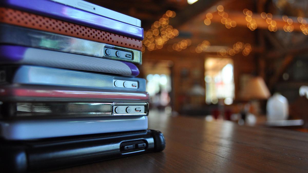 Guarapuava: Young woman with 26 iPhones glued to her body dies in bizarre circumstances