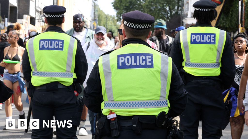 Met Police arrests 100 people ahead of Notting Hill Carnival