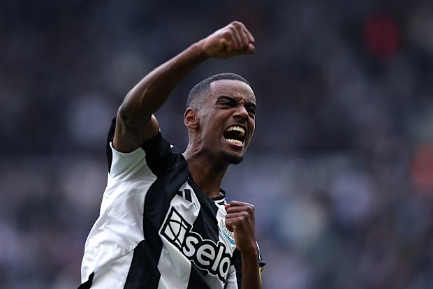Alexander Isak of Newcastle United celebrates scoring his team's first goal.