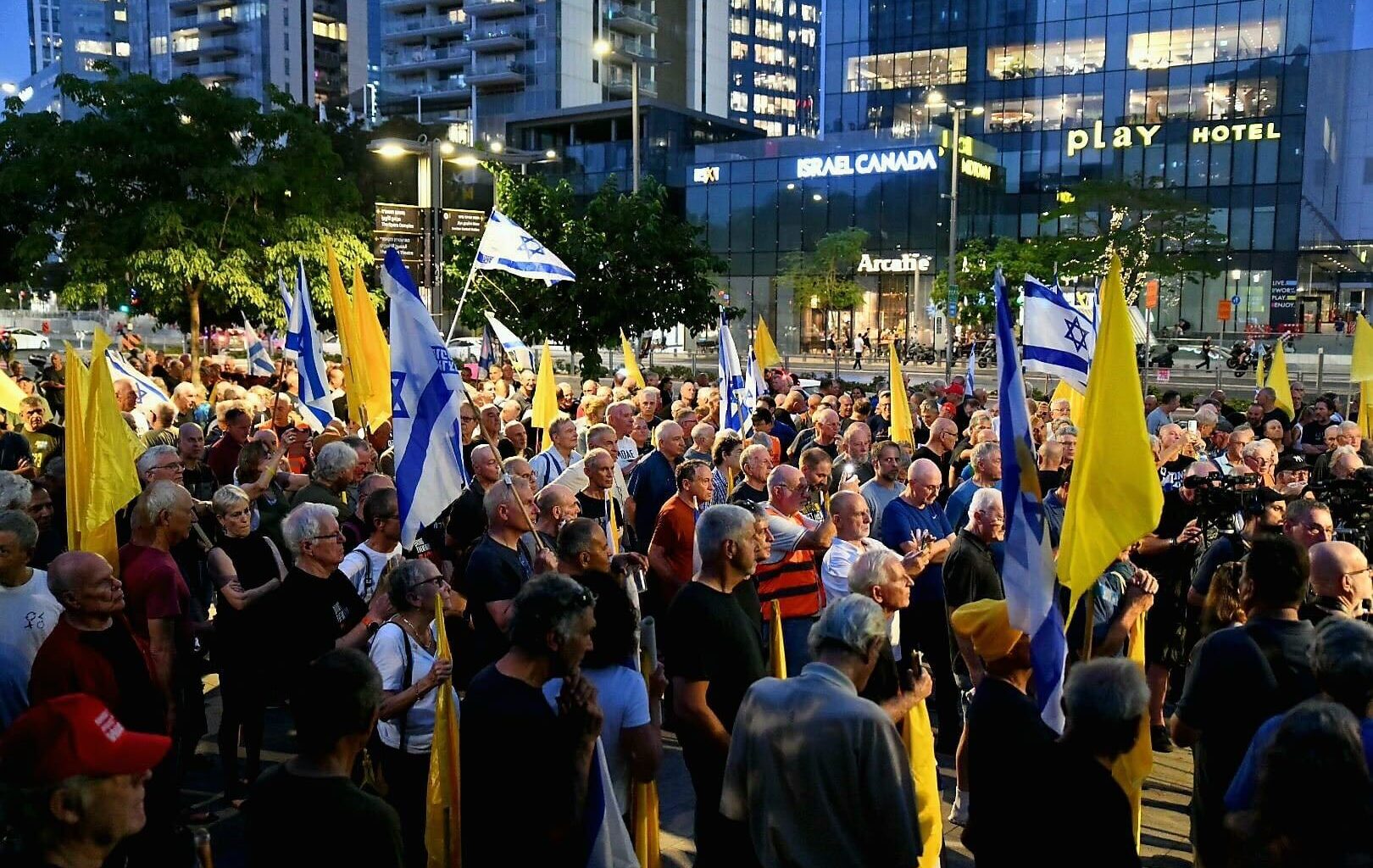 As Gaza war drags on, some reservists increasingly lose faith in Netanyahu's motives