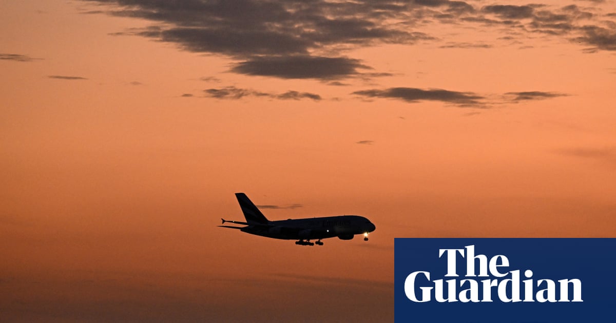 Overseas holidays and pints at the pub: five things Australians are splurging on as household budgets bounce back | Business