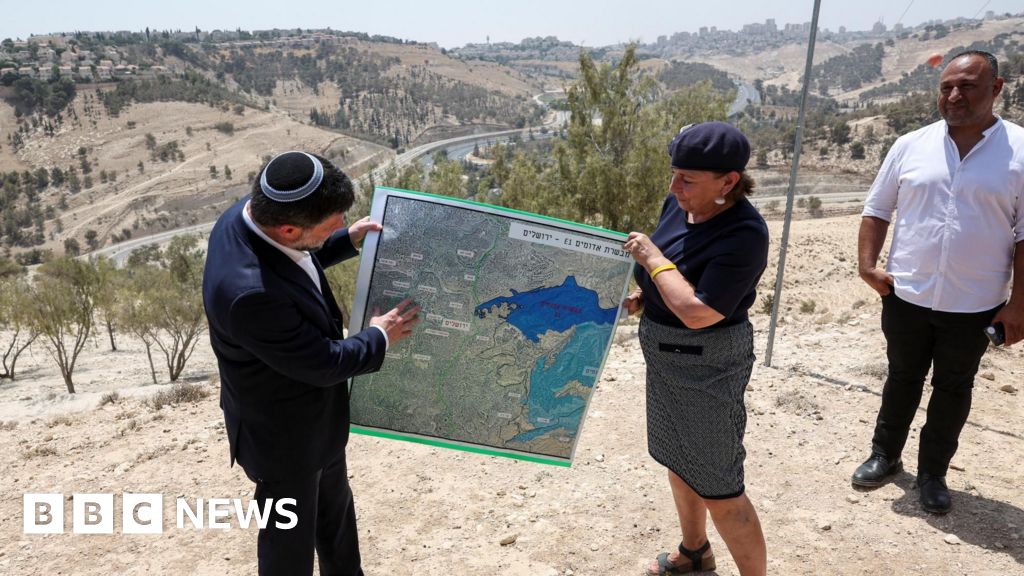 Israel approves controversial E1 settlement plans in West Bank