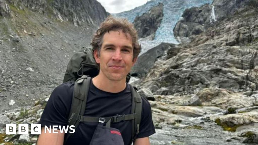 Rescuers in Norway search for missing US journalist Alec Luhn